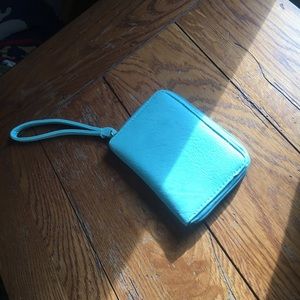 Small wristlet